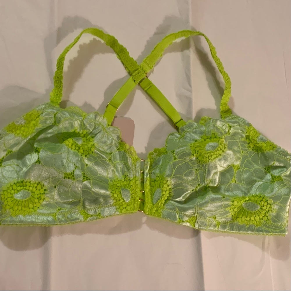 NWT Savage Fenty  Poppies Lace Bralette